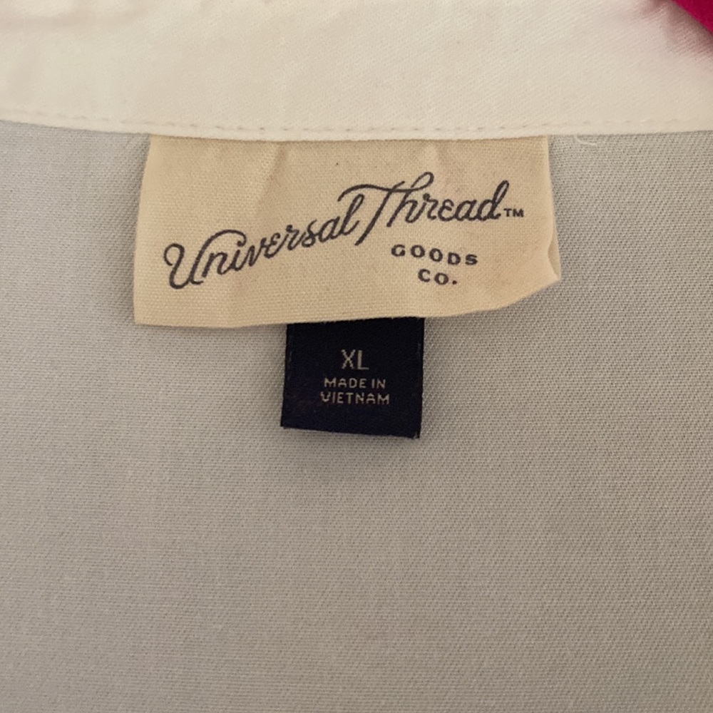 Universal thread button down top - Picture 2 of 2